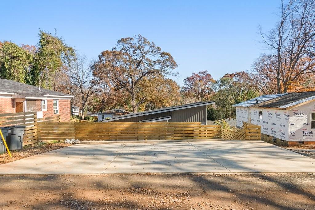 21 Cody St #B - Photo 2 of 16