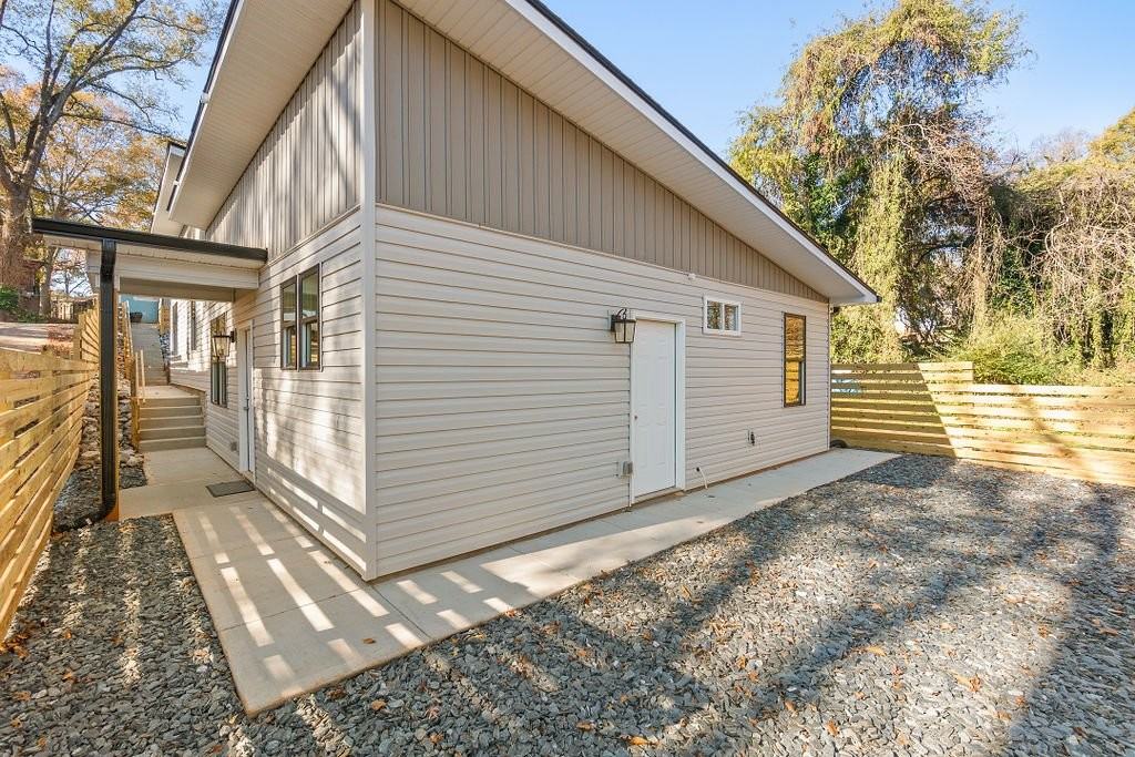 21 Cody St #B - Photo 3 of 16