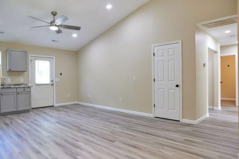 111 Lora Ln #B - Photo 2 of 12