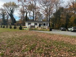 featured image of 17 Elliott Rd