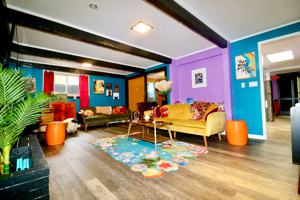 featured image of 17 Elliott Rd