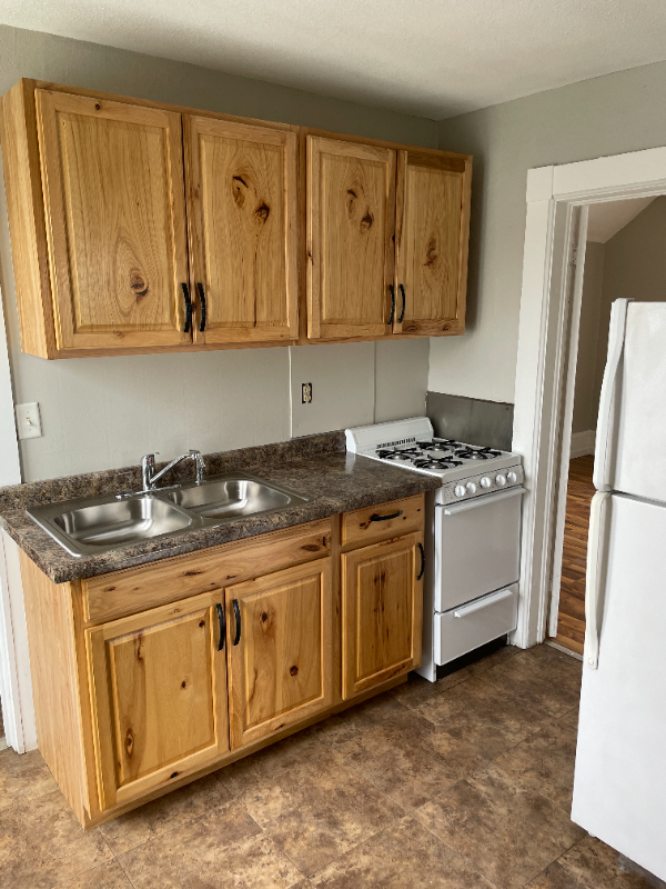 1033 Redfield St #1033 - Photo 3 of 16