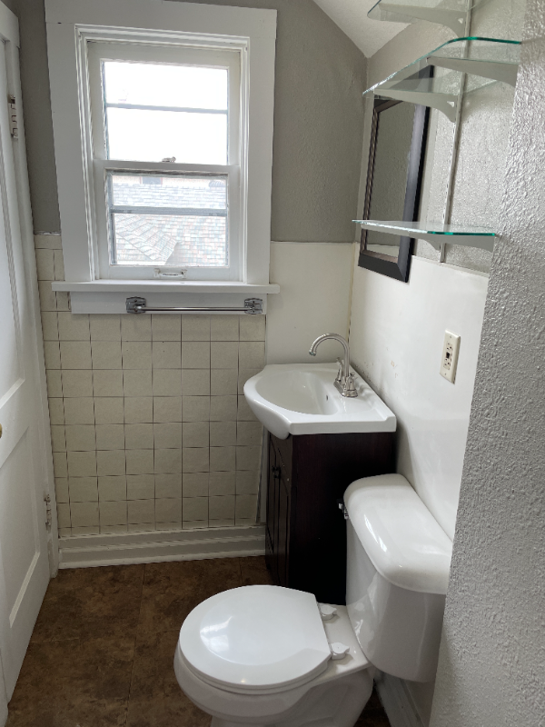 1033 Redfield St #1033 - Photo 7 of 16