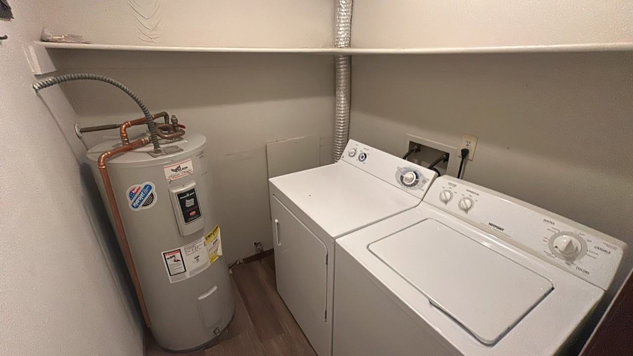 1210 Iowa Ave - Photo 4 of 9