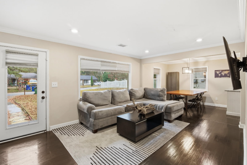 1373 Benteen Way Se - Photo 3 of 9