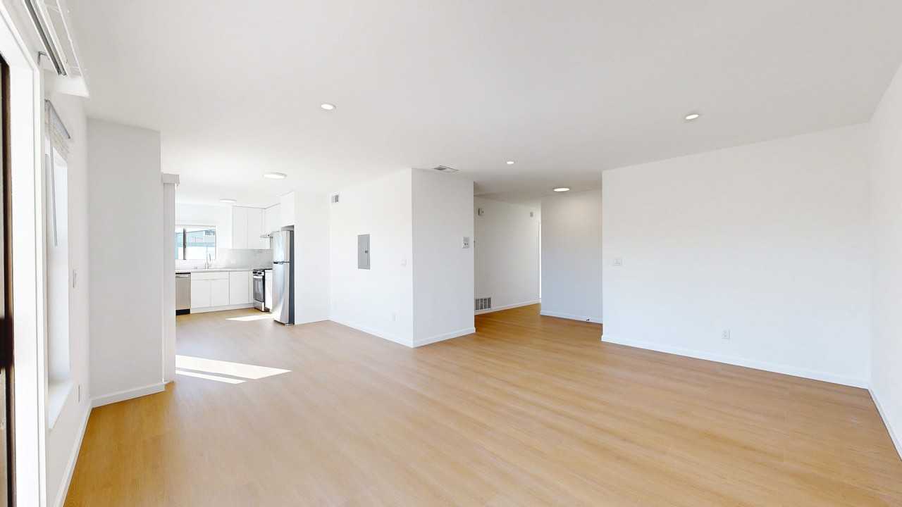 2031 Castro St #32 - Photo 4 of 14