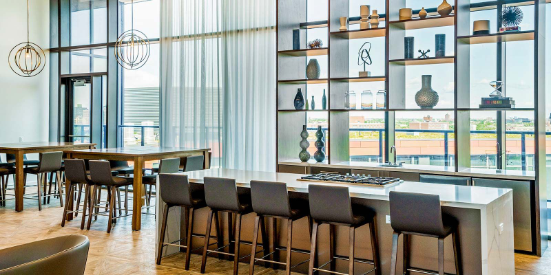 909 W Altgeld St - Photo 5 of 7