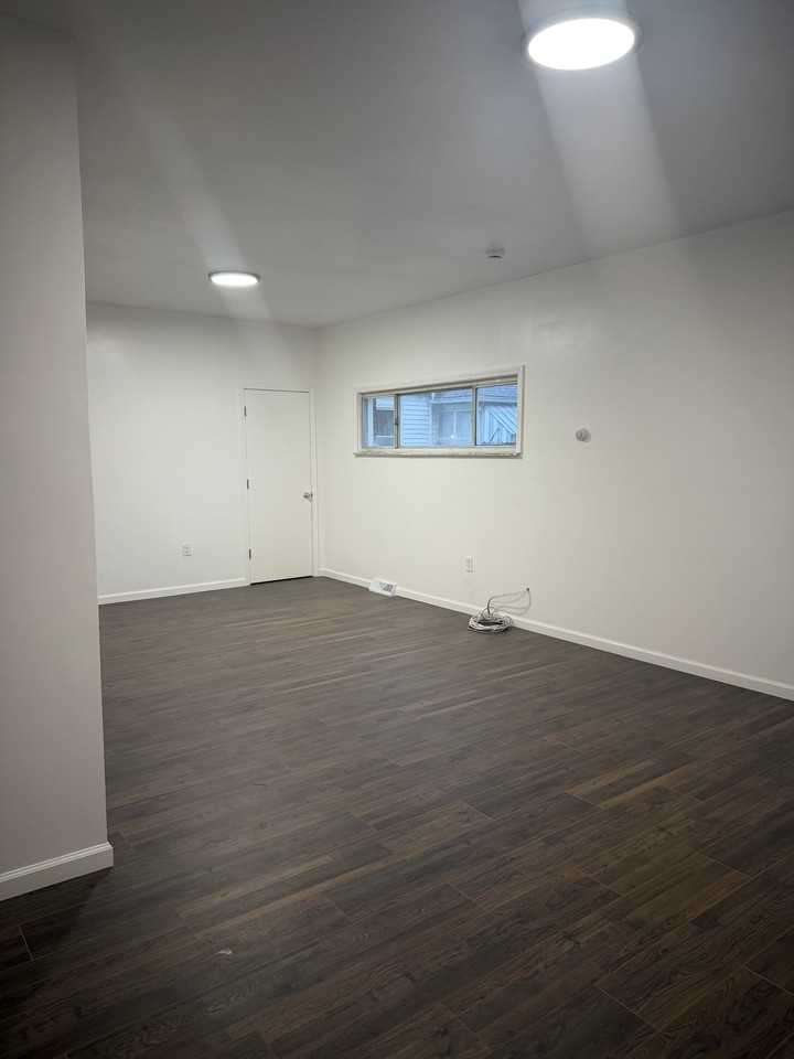 1131 Knox St - Photo 5 of 21