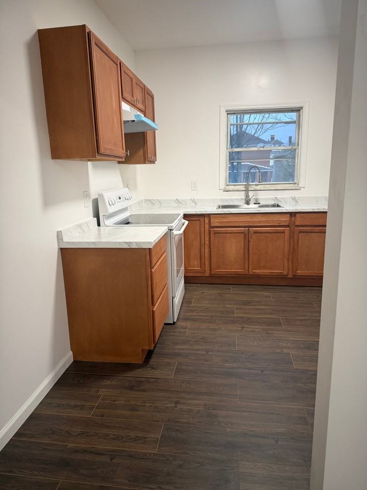 1131 Knox St - Photo 6 of 21