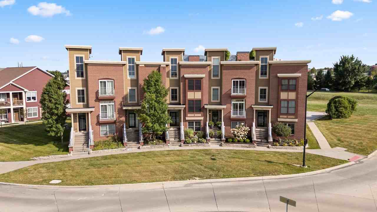 492 Bluestem Cir - Photo 2 of 20