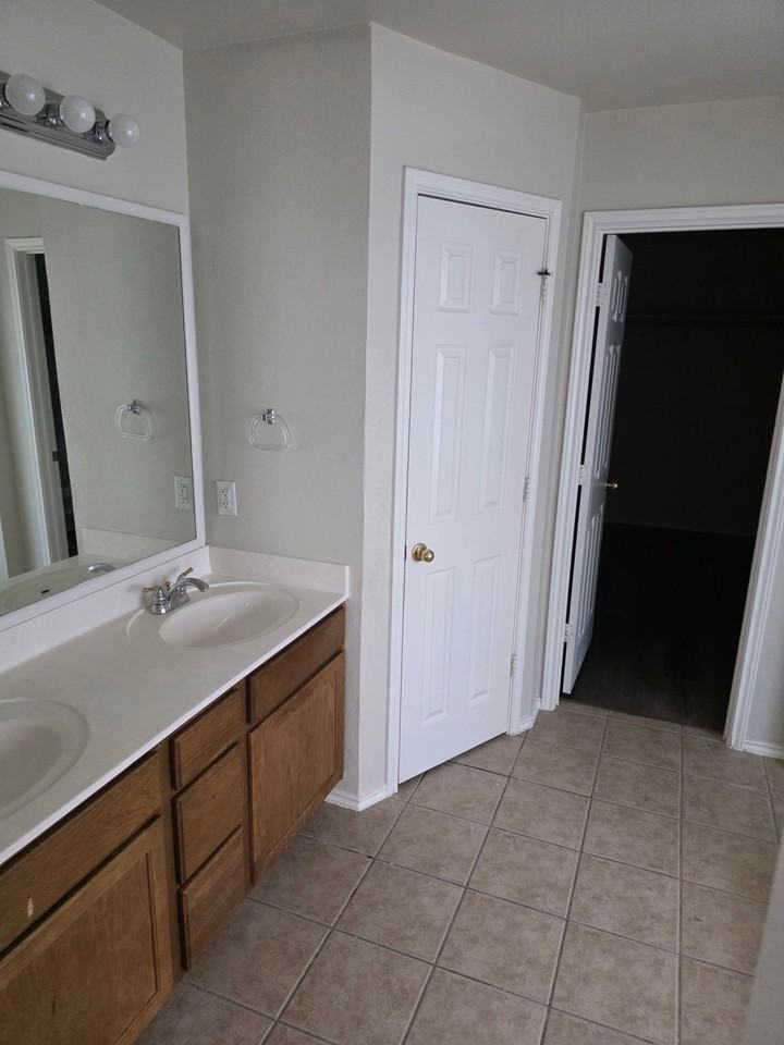 5906 Chuckwagon Cir - Photo 6 of 7