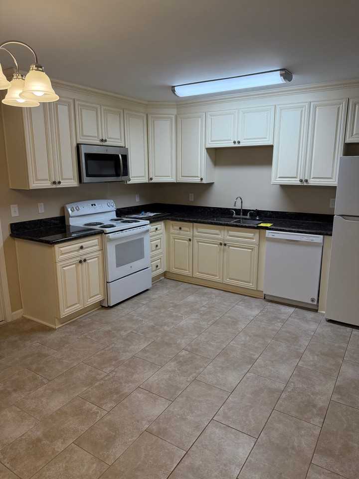 4832 Finch St #A - Photo 3 of 18