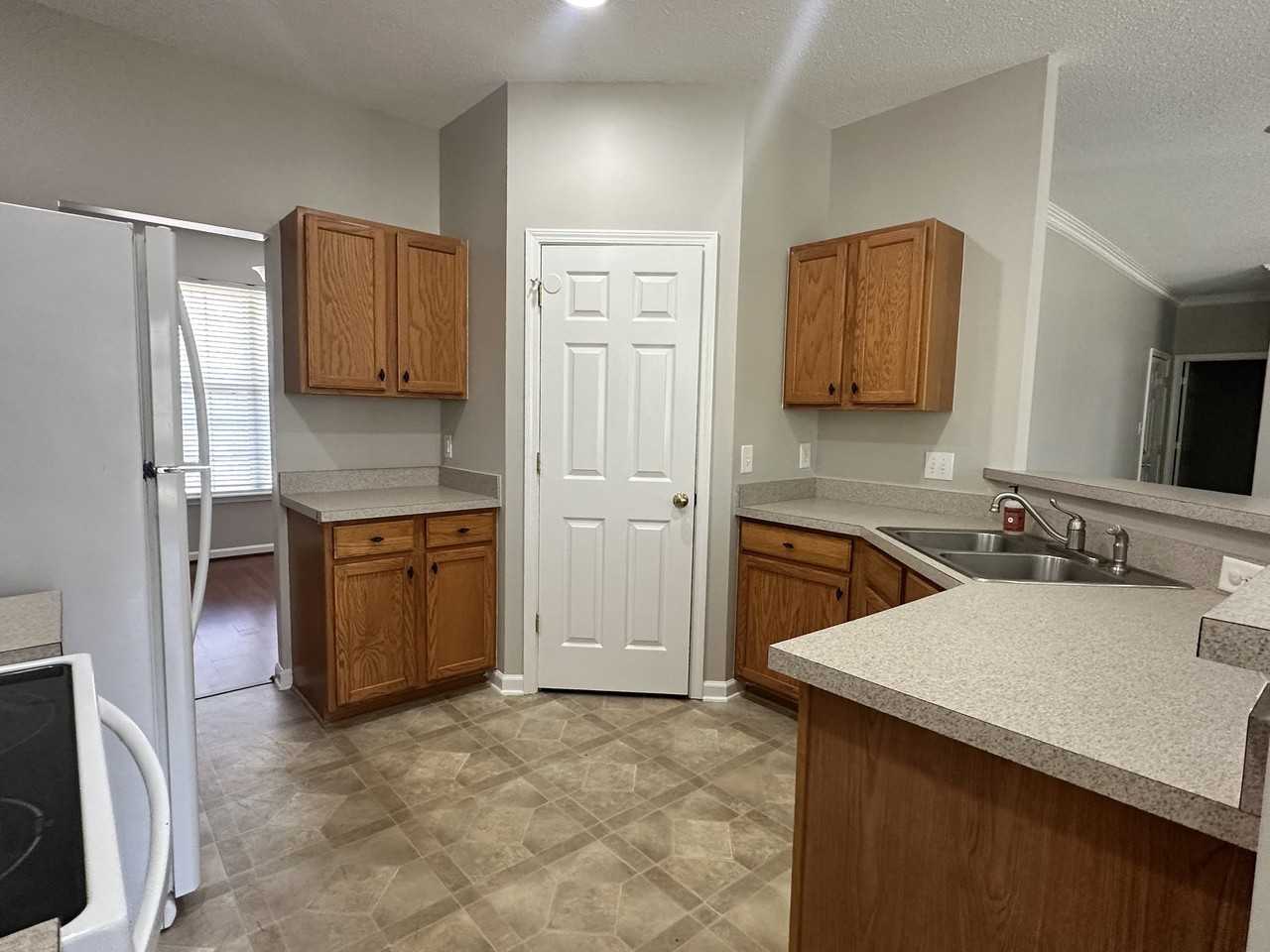 8017 Hill N Dale Dr - Photo 5 of 19