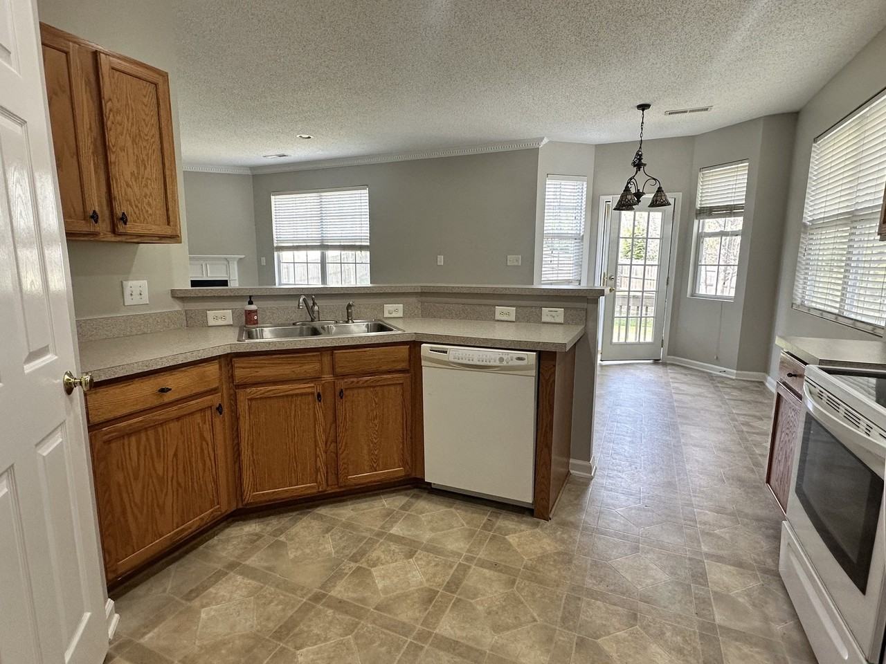 8017 Hill N Dale Dr - Photo 6 of 19