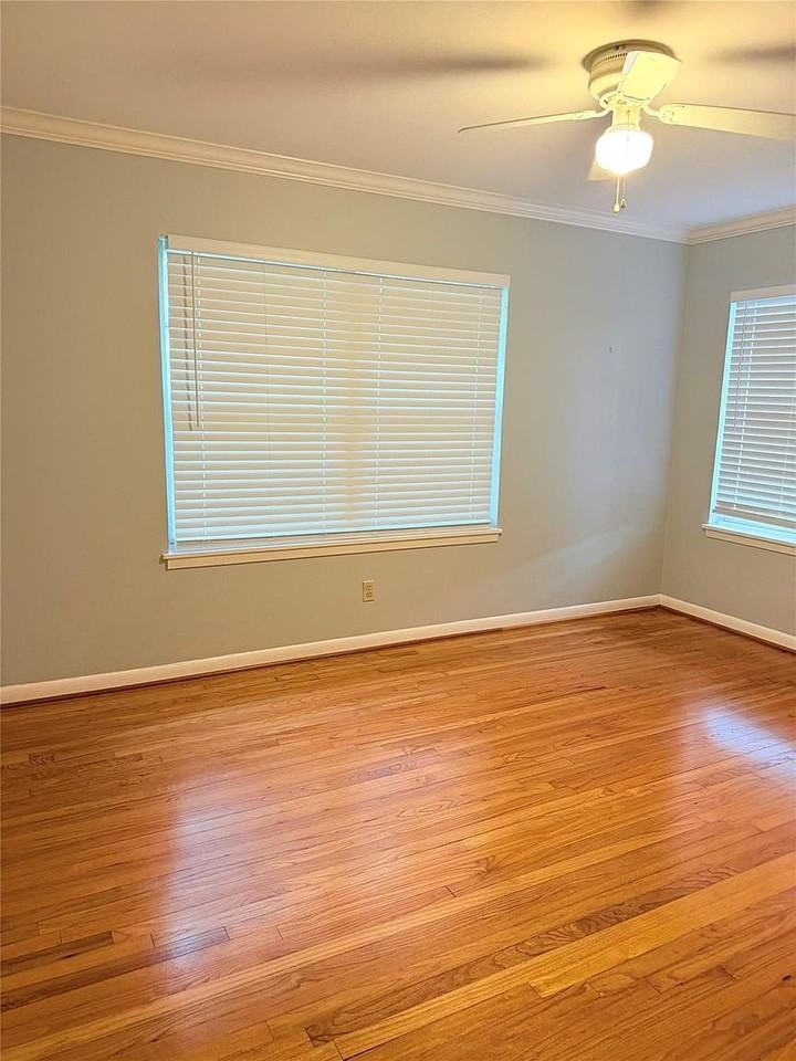 4833 Hazelton St - Photo 6 of 11