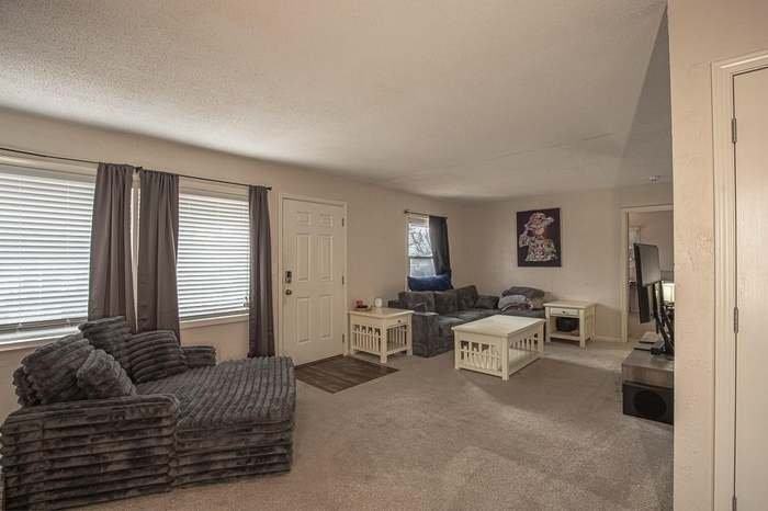 7704 E 50Th Ter Eastwood Hill Estate - Photo 3 of 20