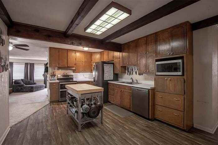 7704 E 50Th Ter Eastwood Hill Estate - Photo 5 of 20