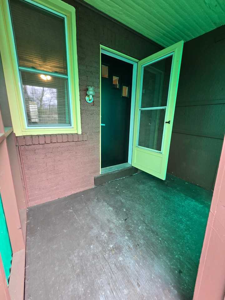 3931 Bell St - Photo 6 of 20