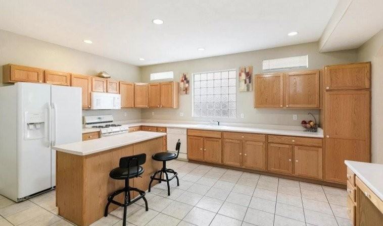 6347 Utica Ct - Photo 2 of 20