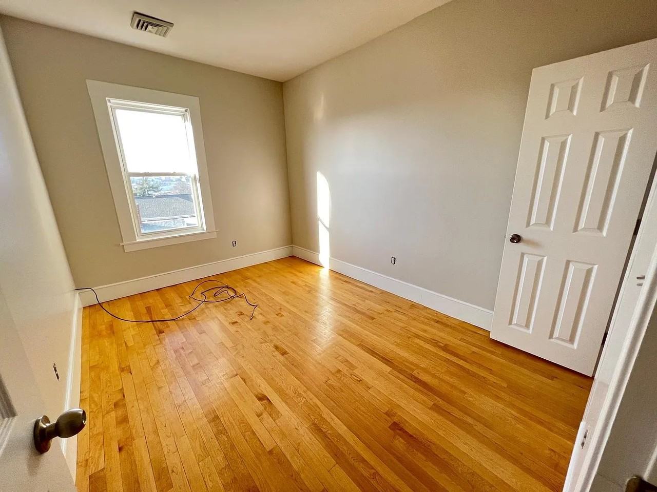 13 Winthrop St #3 - Photo 4 of 11