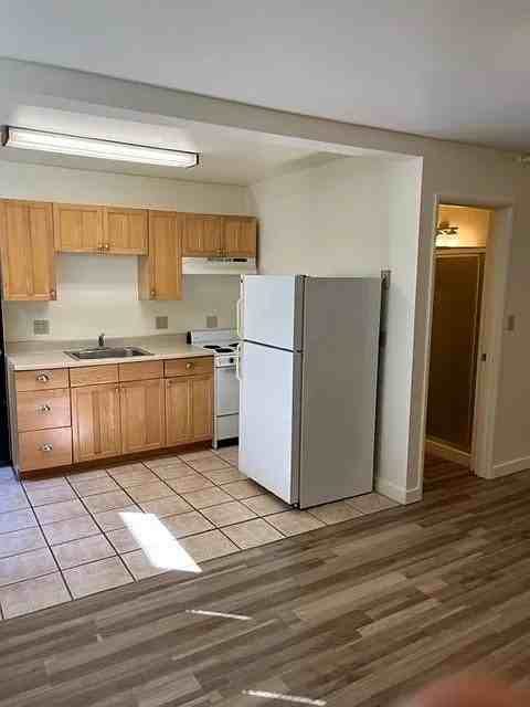 2537 13th Ave W #B - Photo 5 of 7