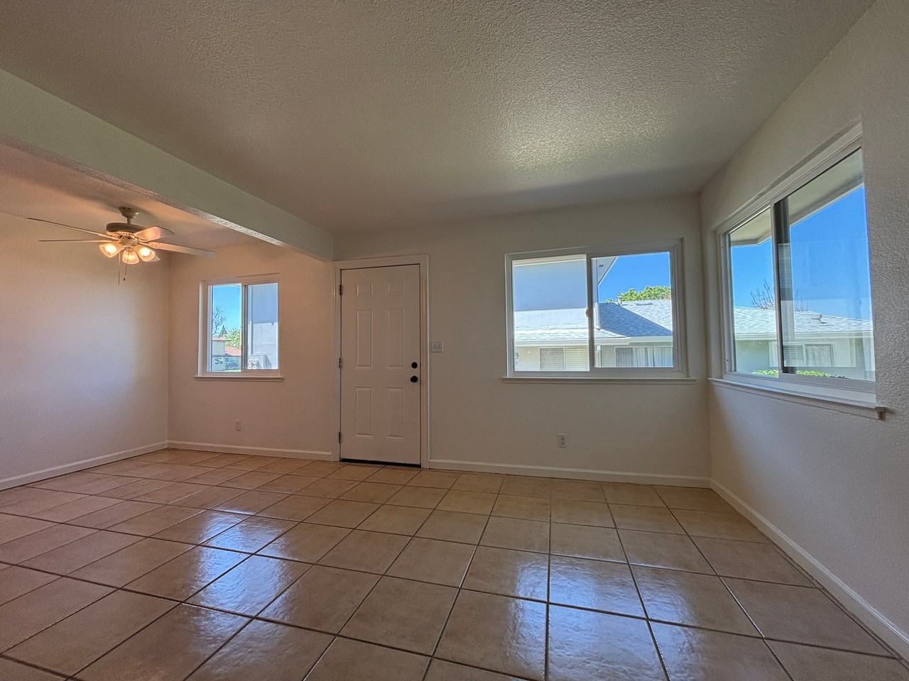 3615 Sapphire Dr #3 - Photo 4 of 18