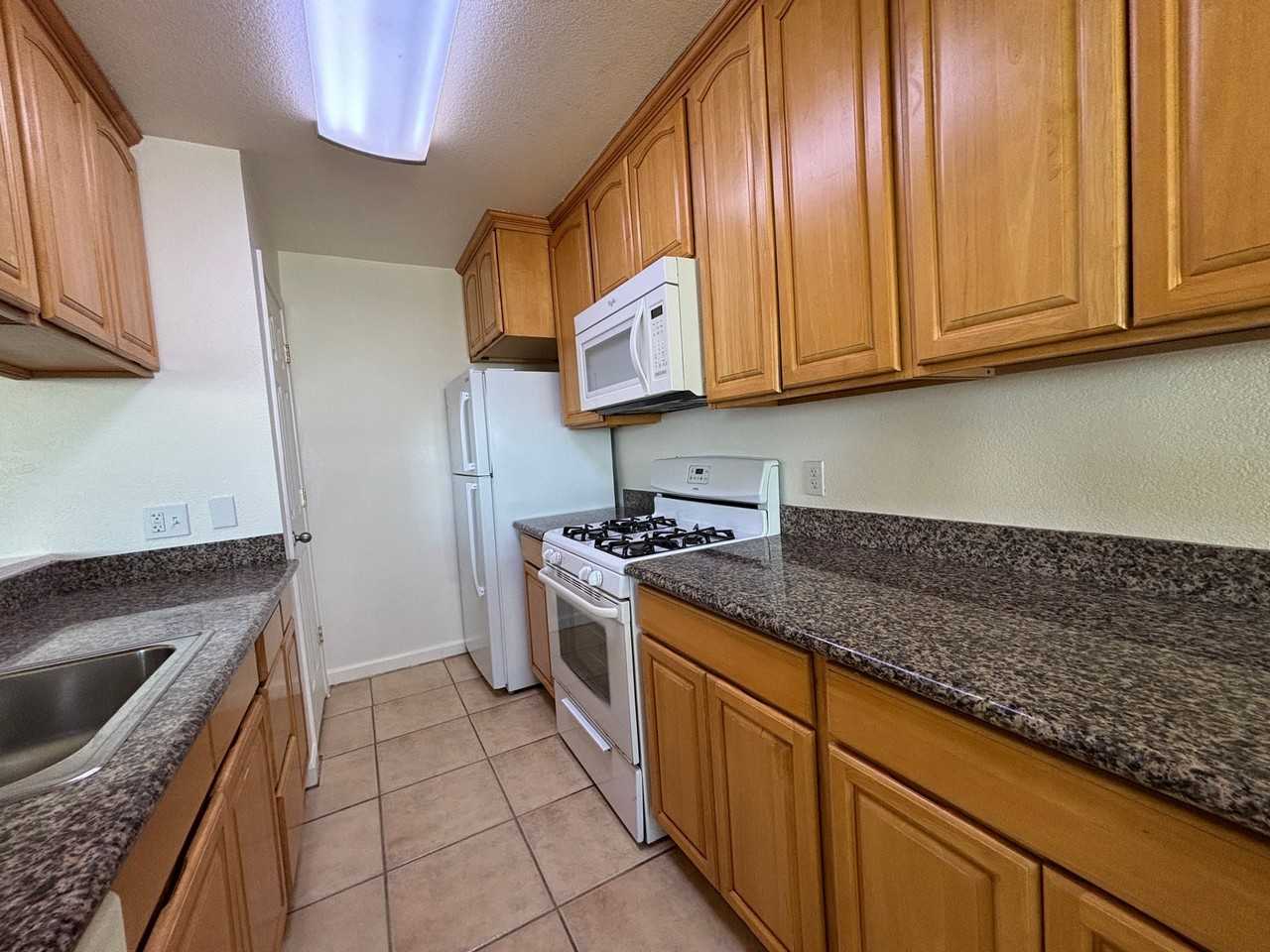 3615 Sapphire Dr #3 - Photo 7 of 18