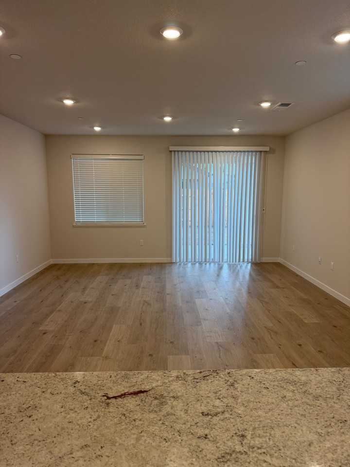 2777 Compile Way - Photo 3 of 23