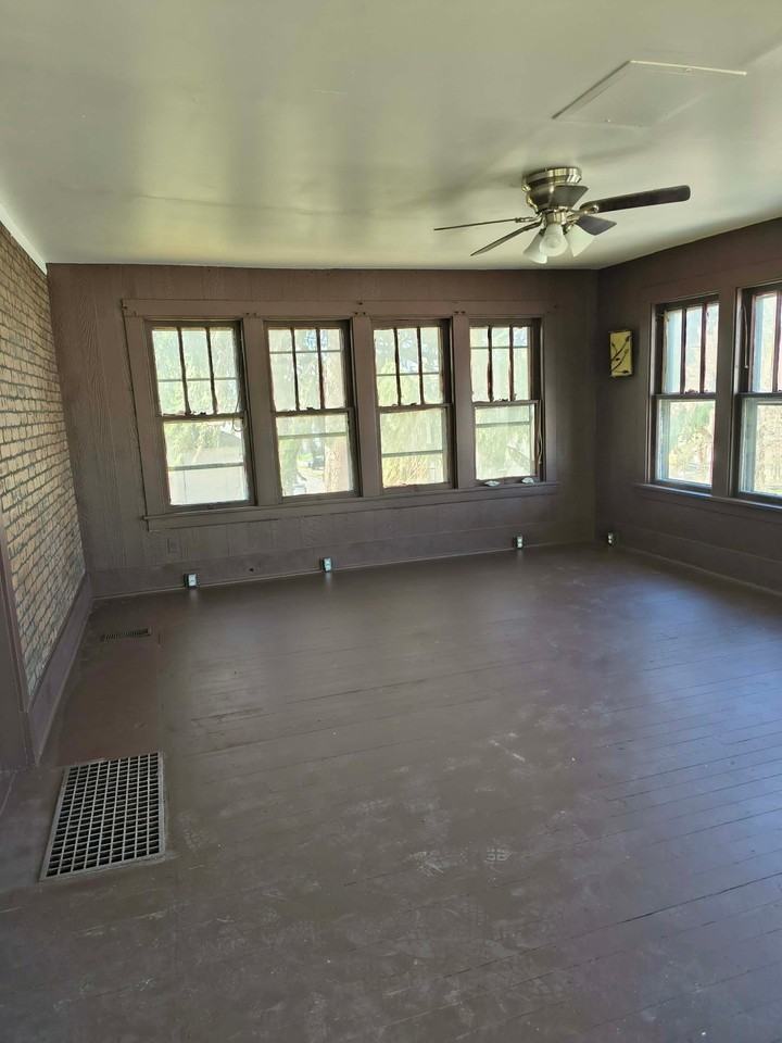 225 E 5th Ave - Photo 2 of 15