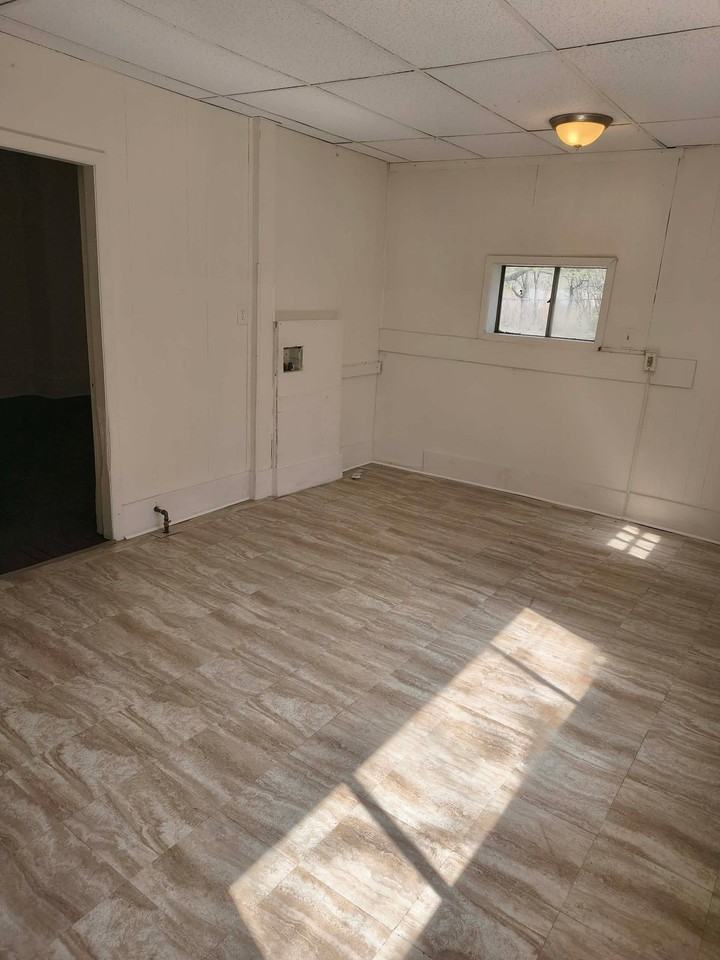 225 E 5th Ave - Photo 6 of 15