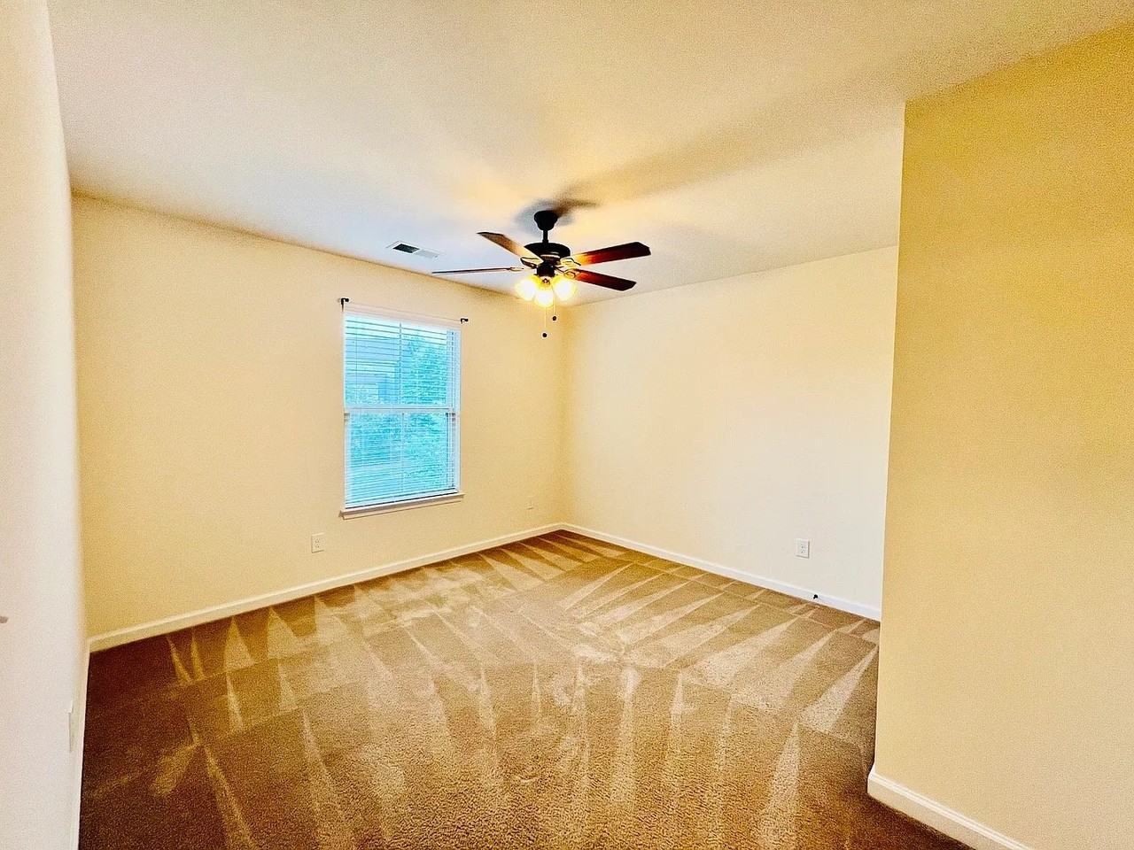 234 Aershire Ct - Photo 3 of 8