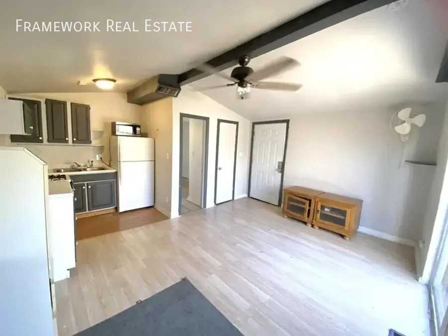 1358 Zephyr St #1358 - Photo 5 of 10