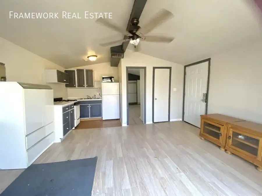 1358 Zephyr St #1358 - Photo 6 of 10