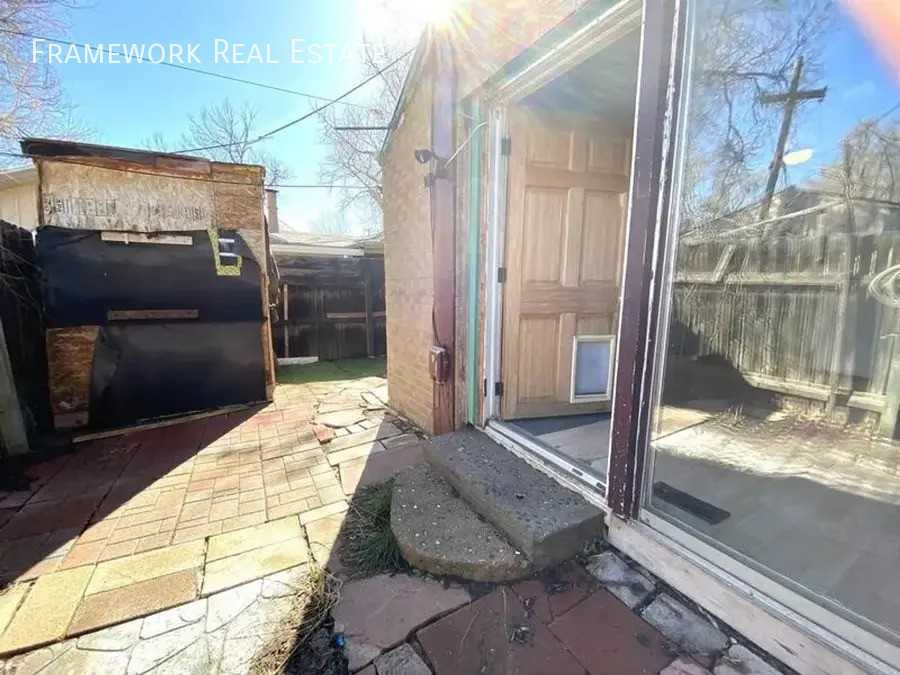 1358 Zephyr St #1358 - Photo 7 of 10