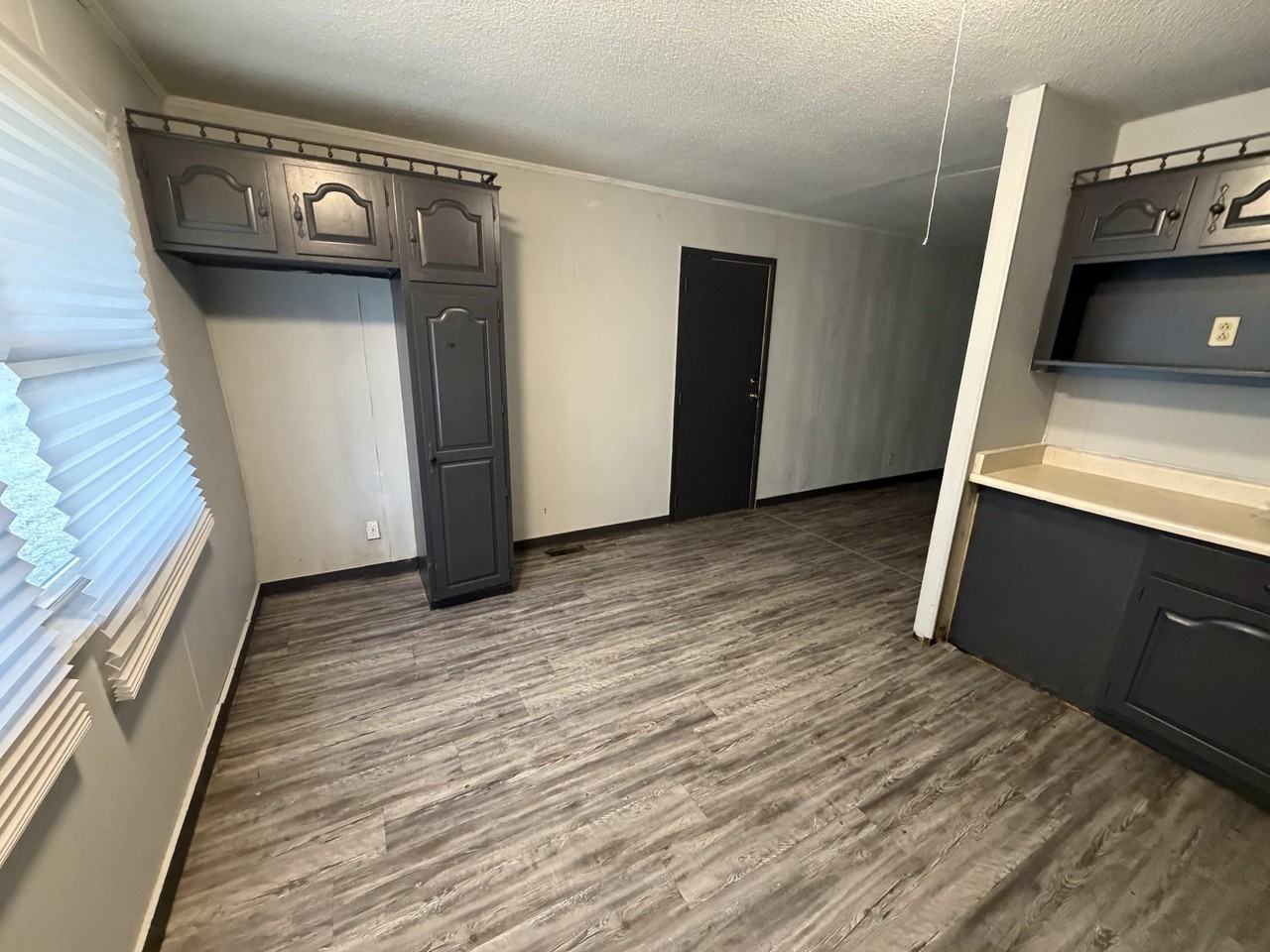 1102 Harmon St - Photo 2 of 13