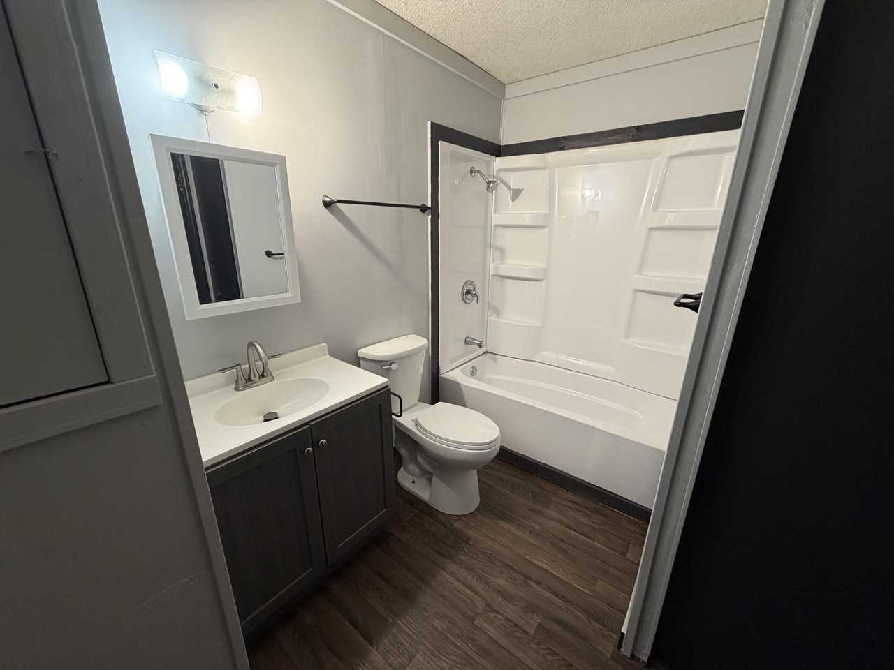 1102 Harmon St - Photo 4 of 13