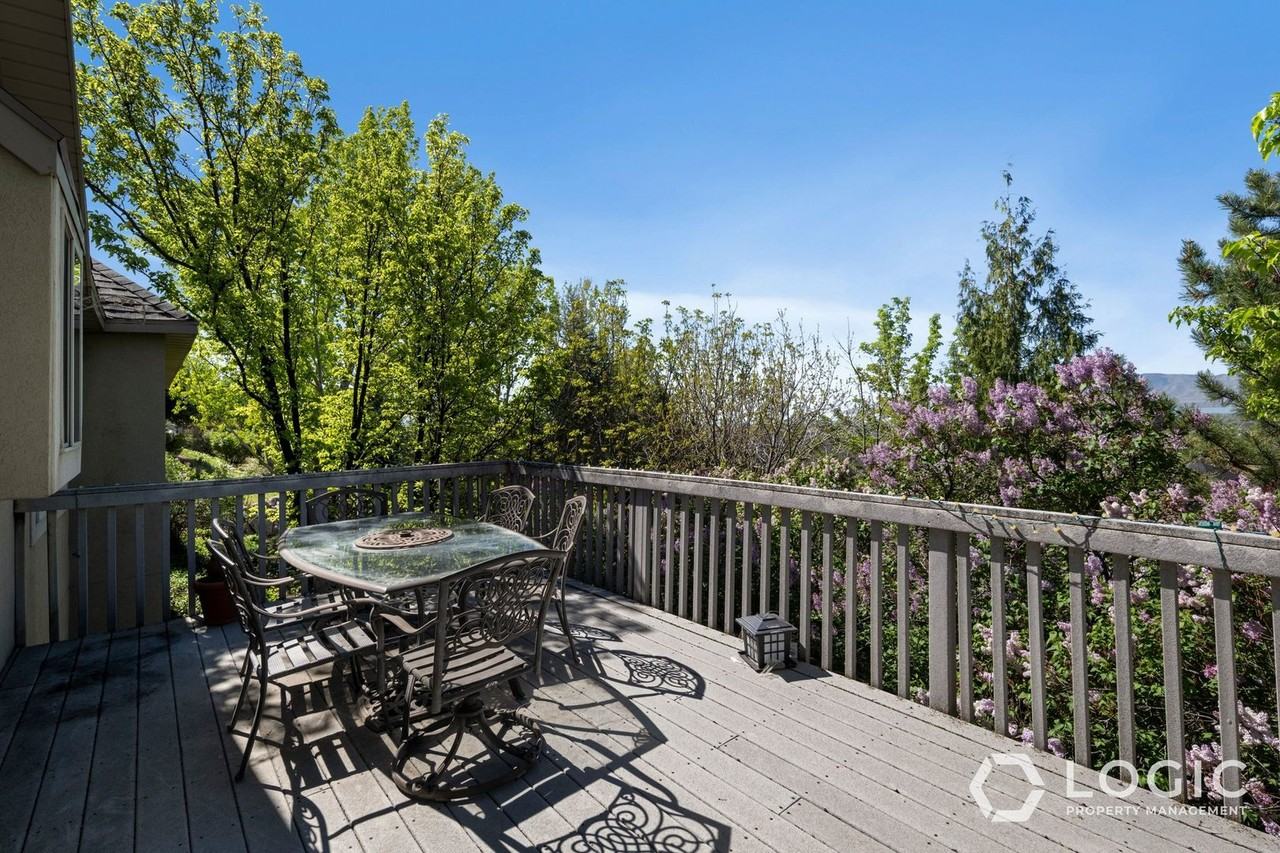 9223 Silver Lake Dr - Photo 6 of 35