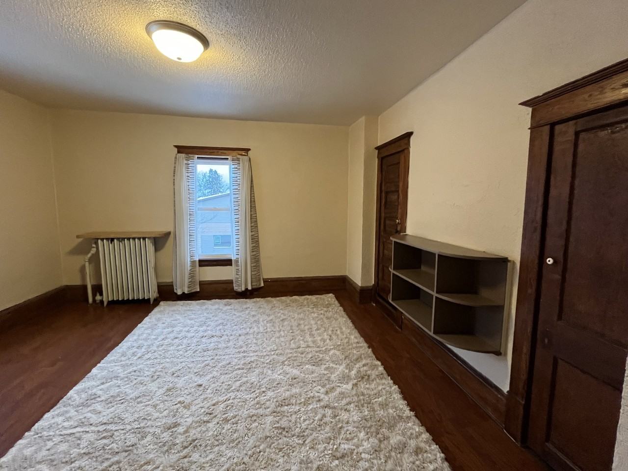 802 N River St #2 - Photo 2 of 6