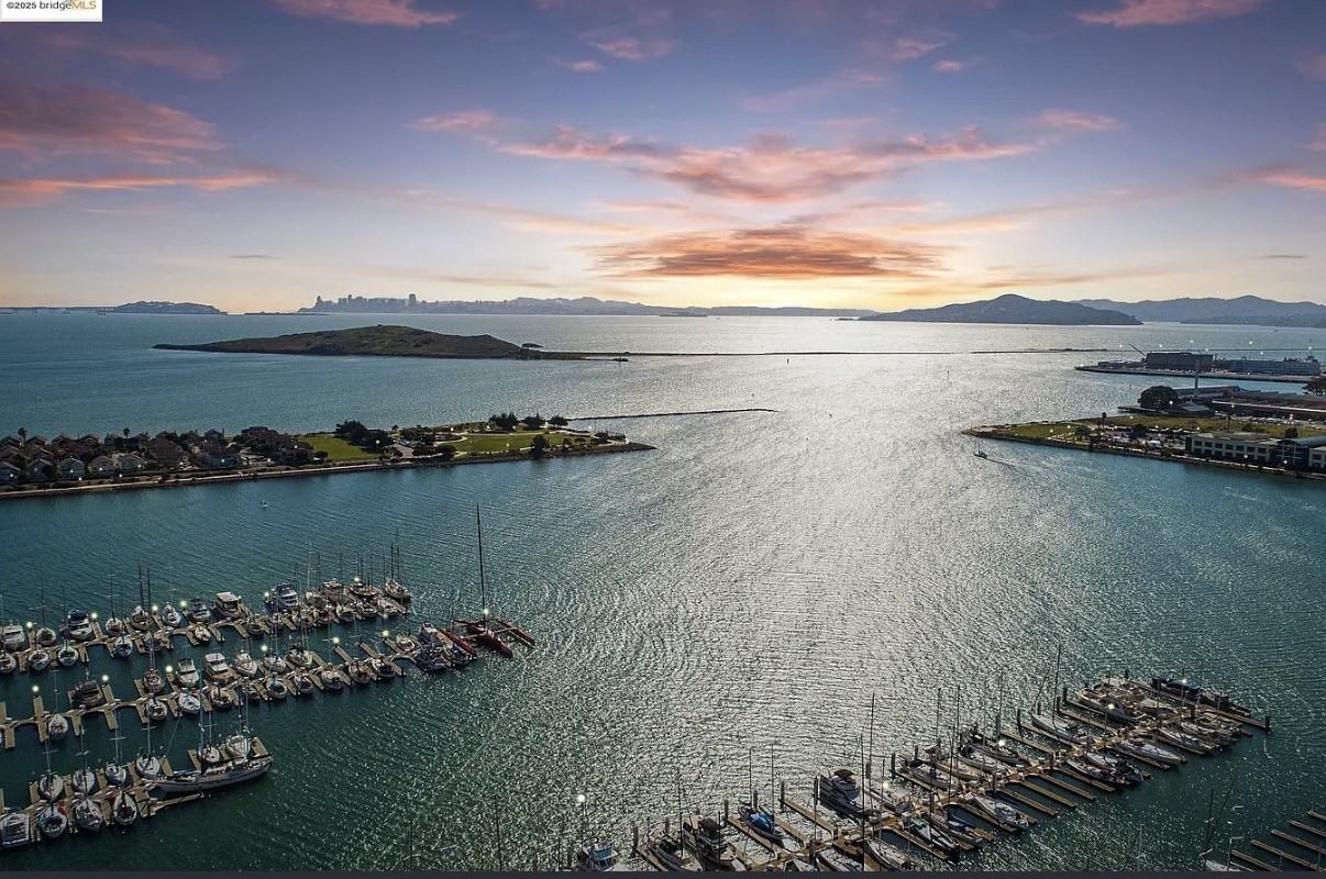 15 Shoreline Ct #15 - Photo 4 of 19