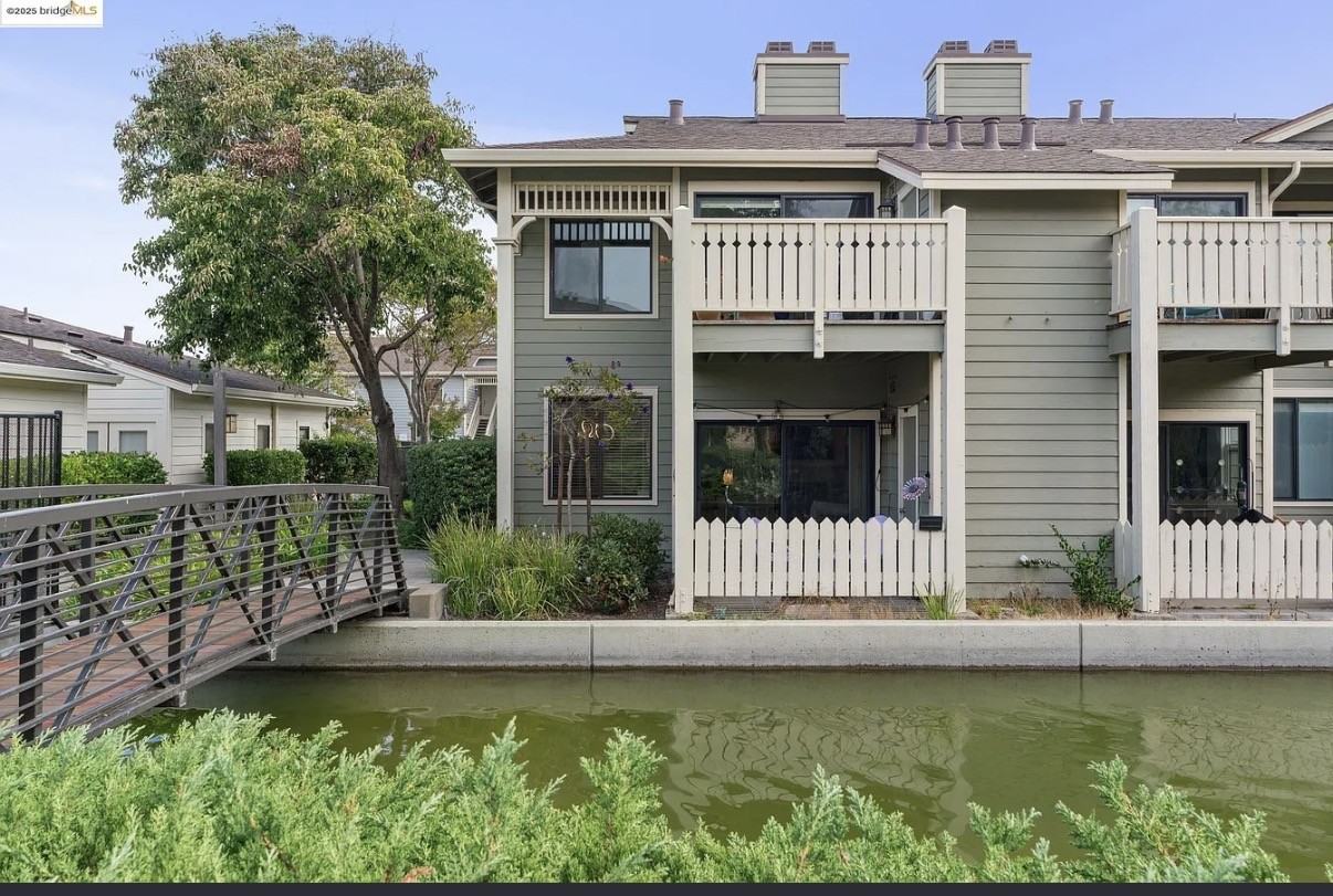 15 Shoreline Ct #15 - Photo 6 of 19