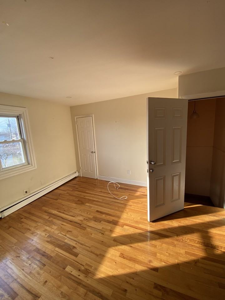 14605 226th St #2 - Photo 4 of 20