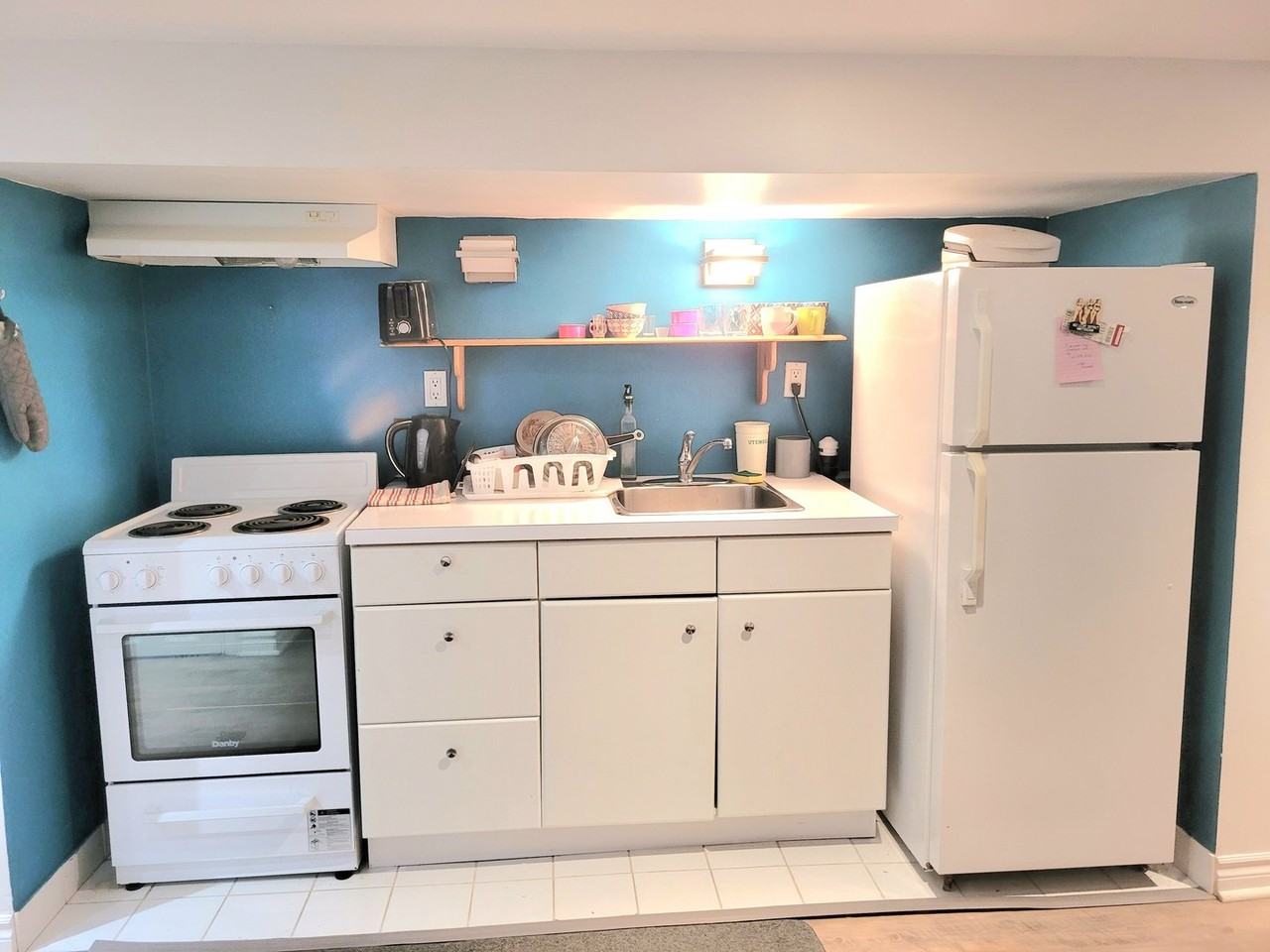 88 Strathcona Ave - Photo 5 of 8