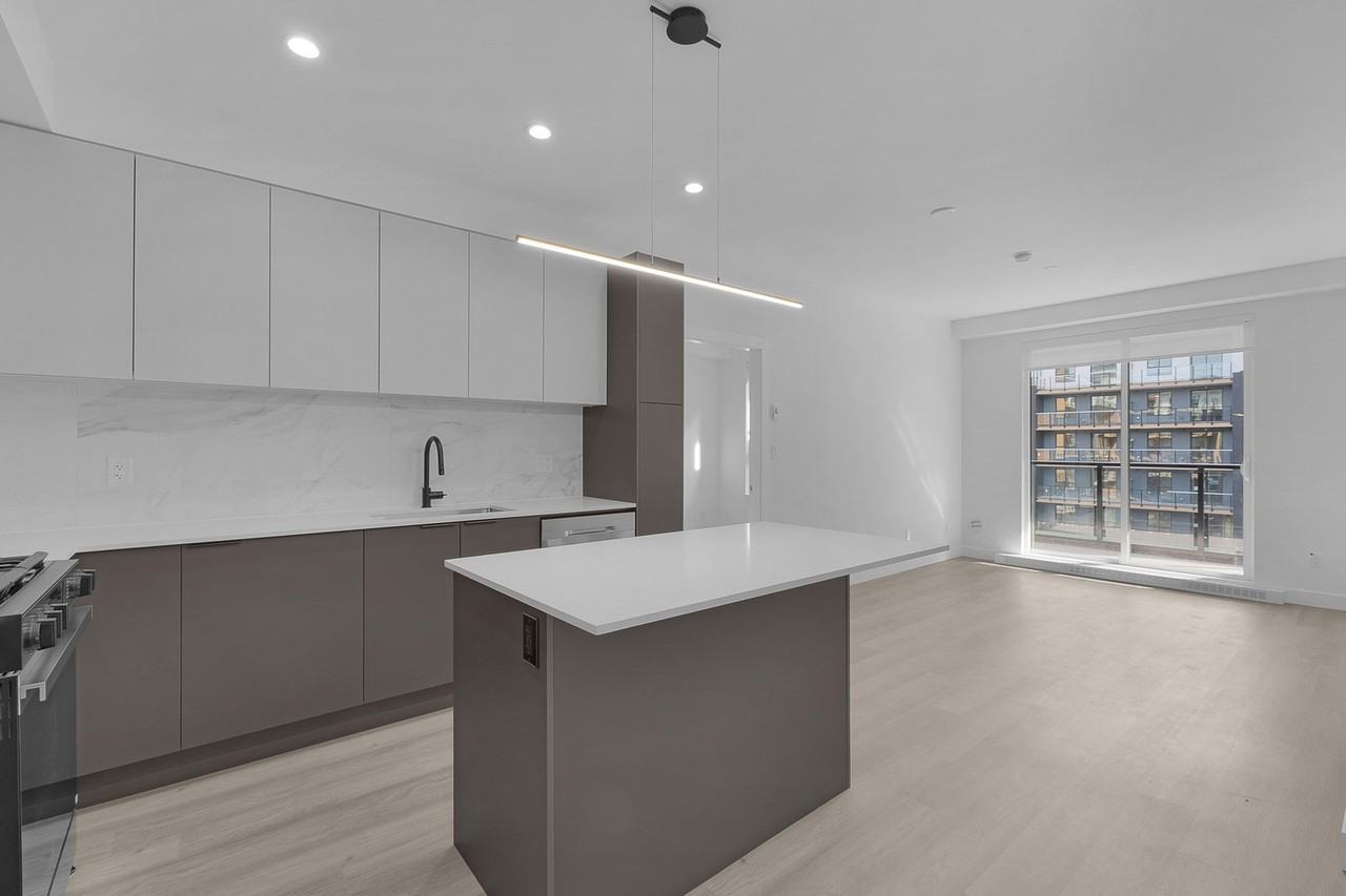 7738 119a St - Photo 2 of 20