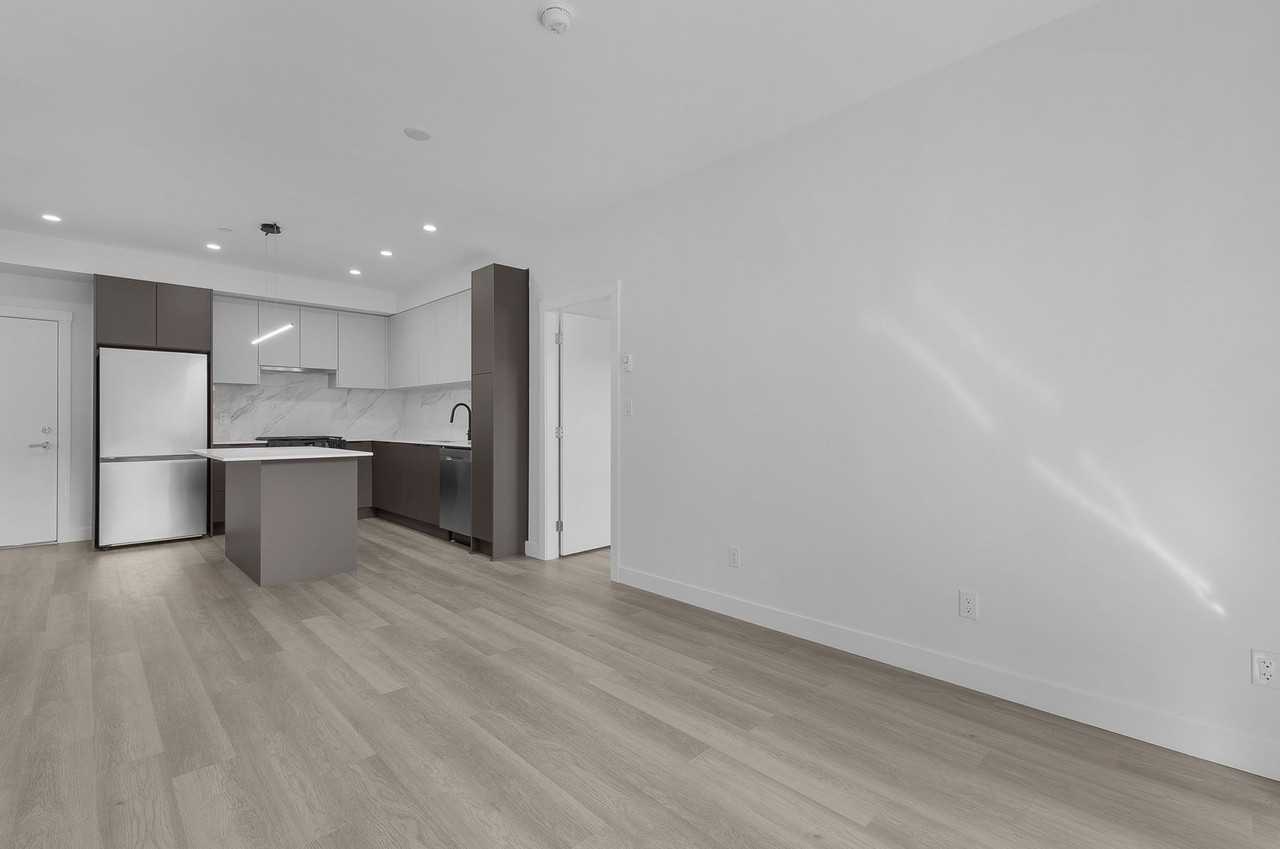 7738 119a St - Photo 5 of 20