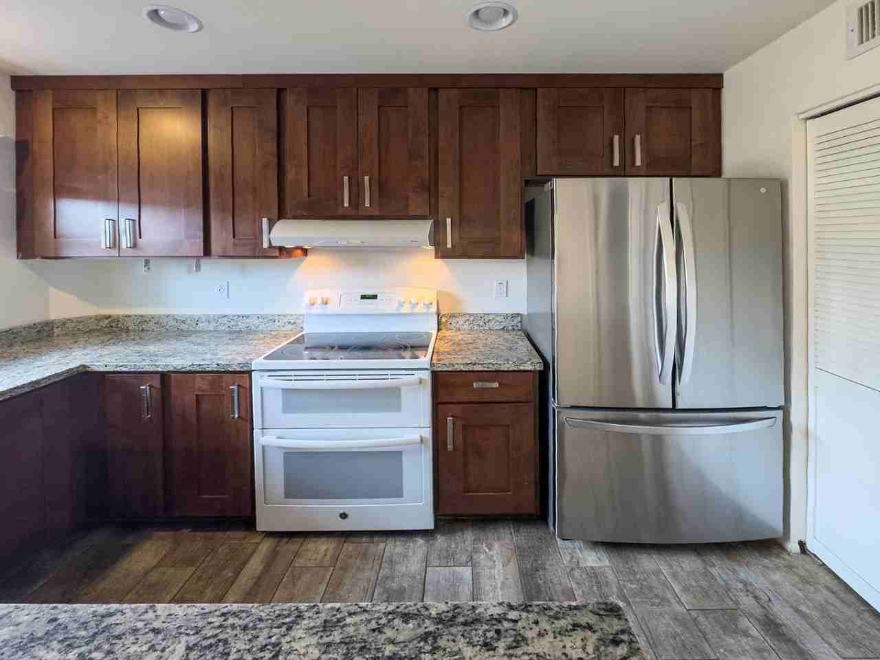 2881 E Fairmount Ave - Photo 3 of 14