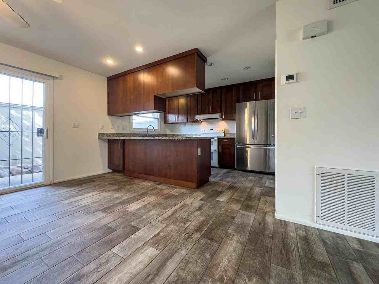 2881 E Fairmount Ave - Photo 4 of 14