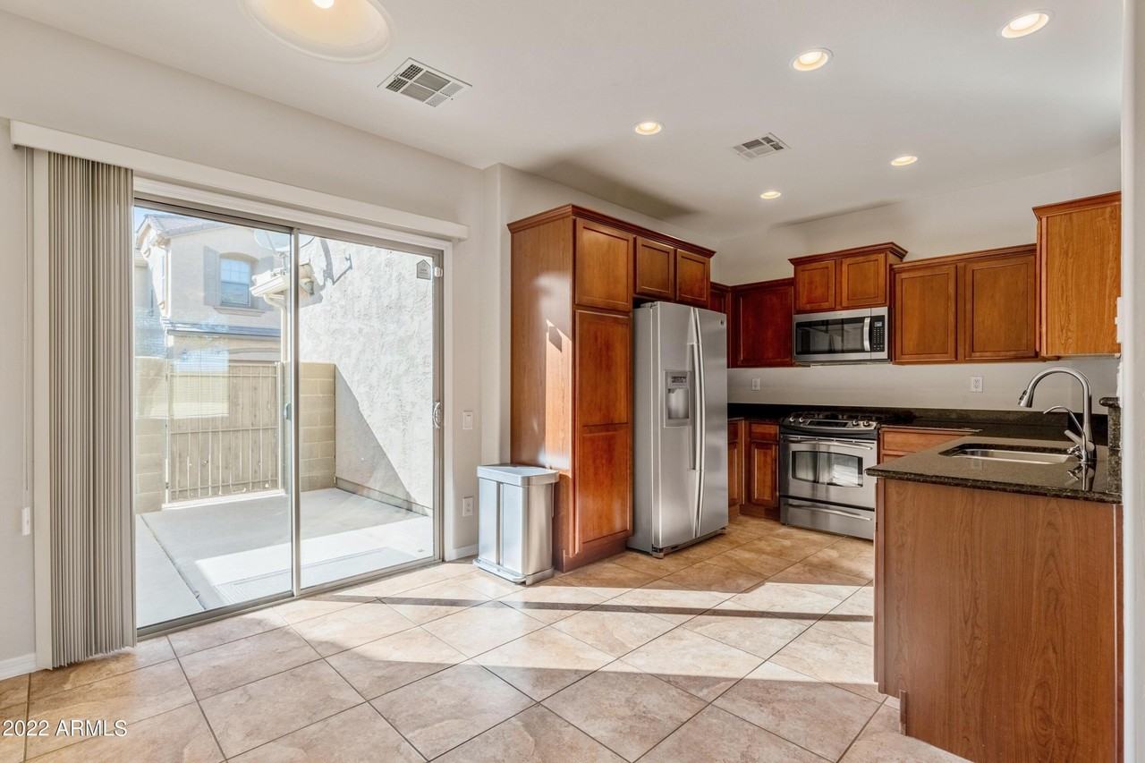 3983 E Cat Balue Dr - Photo 5 of 40