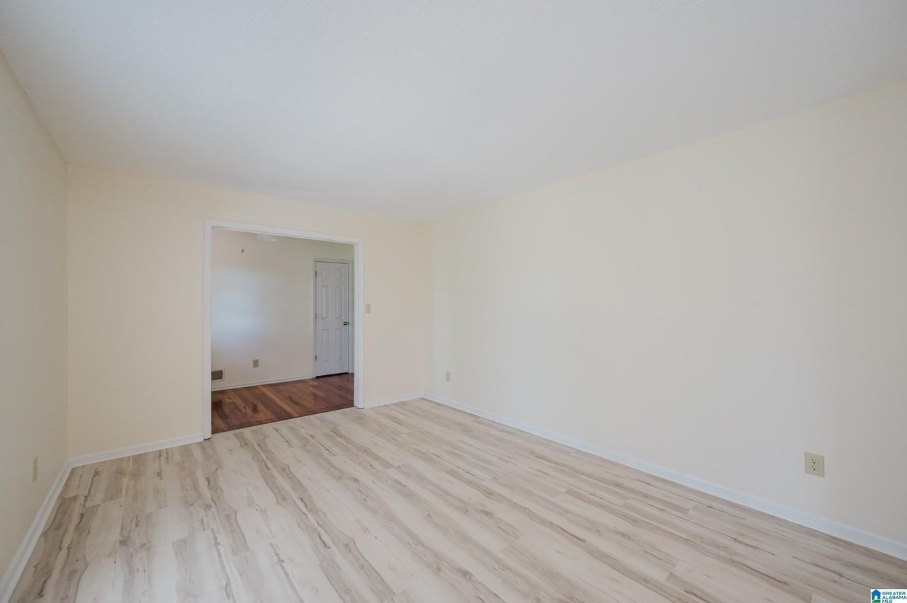 1828 Jacobs Ln - Photo 6 of 47