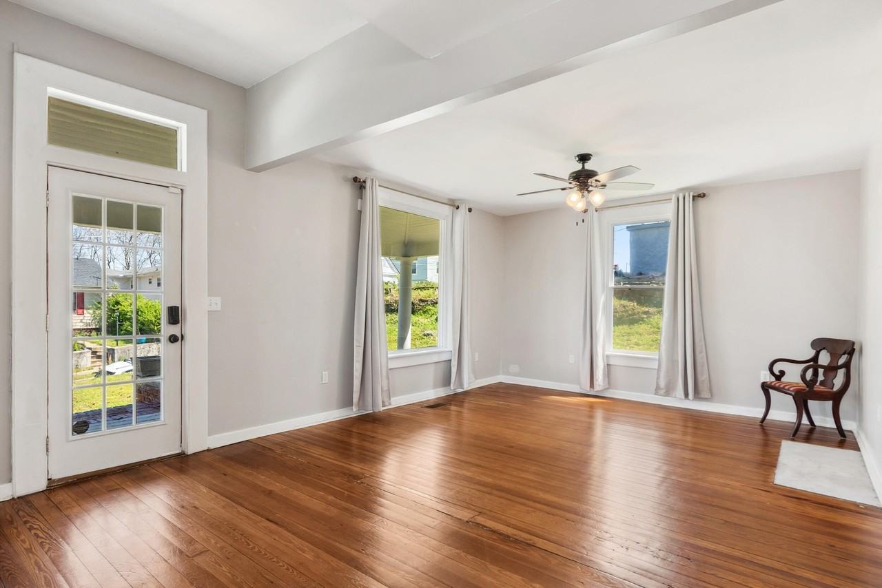 1906 Vine St - Photo 3 of 29