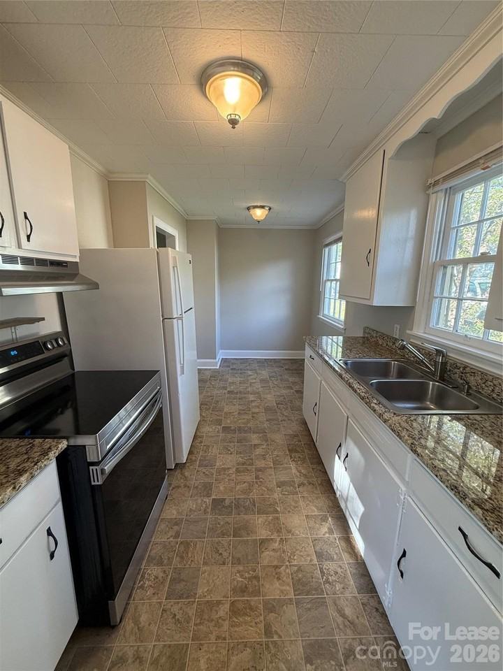 509 Rhyne St - Photo 2 of 8